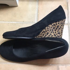 Aerosoles leopard print wedges